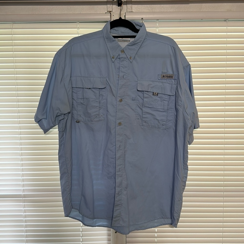 Large Blue Columbia short sleeve button down